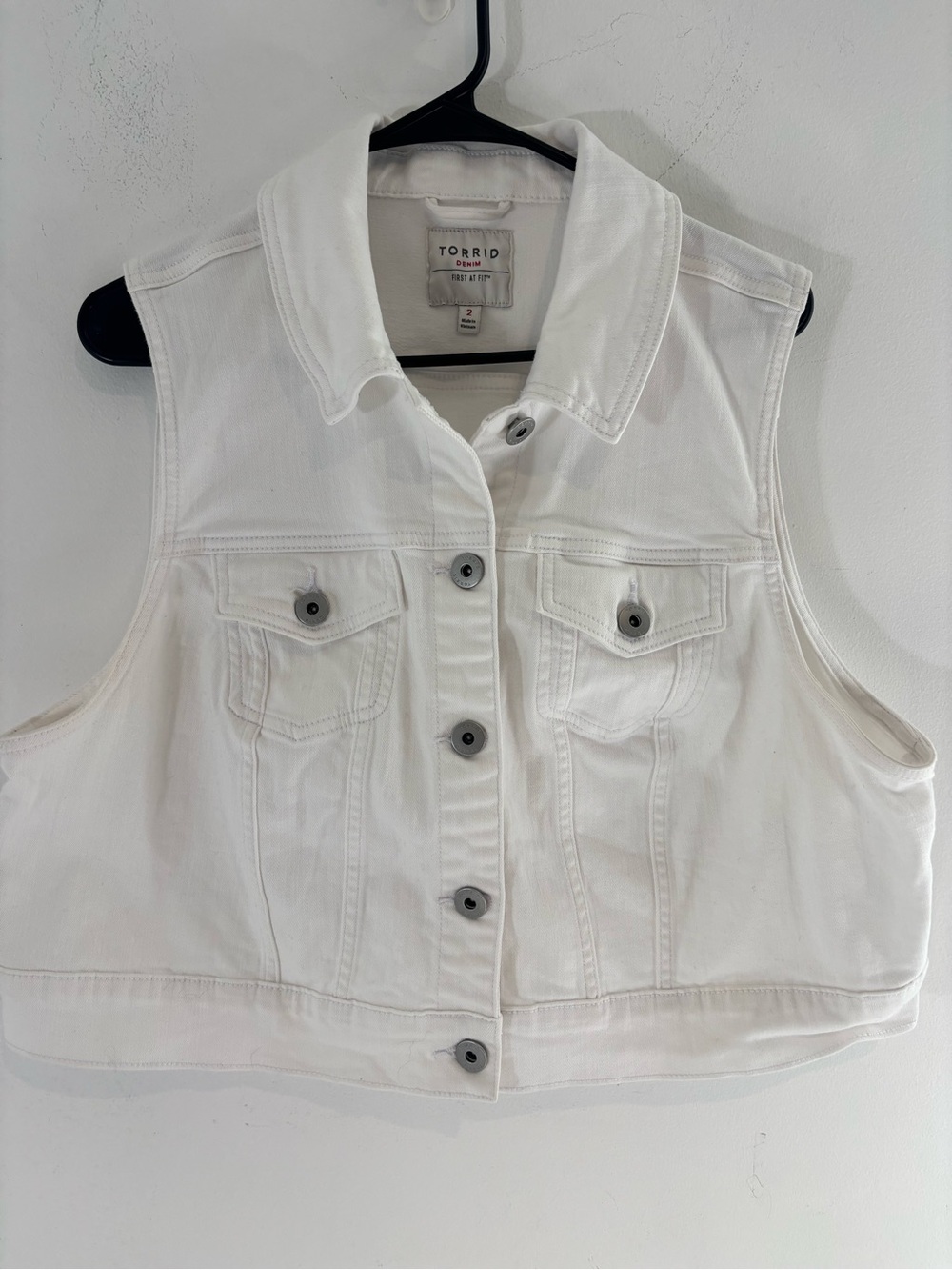 Torrid Denim Women’s Size 2 White Denim Jean Cropped Vest Casual Summer ButtonUp